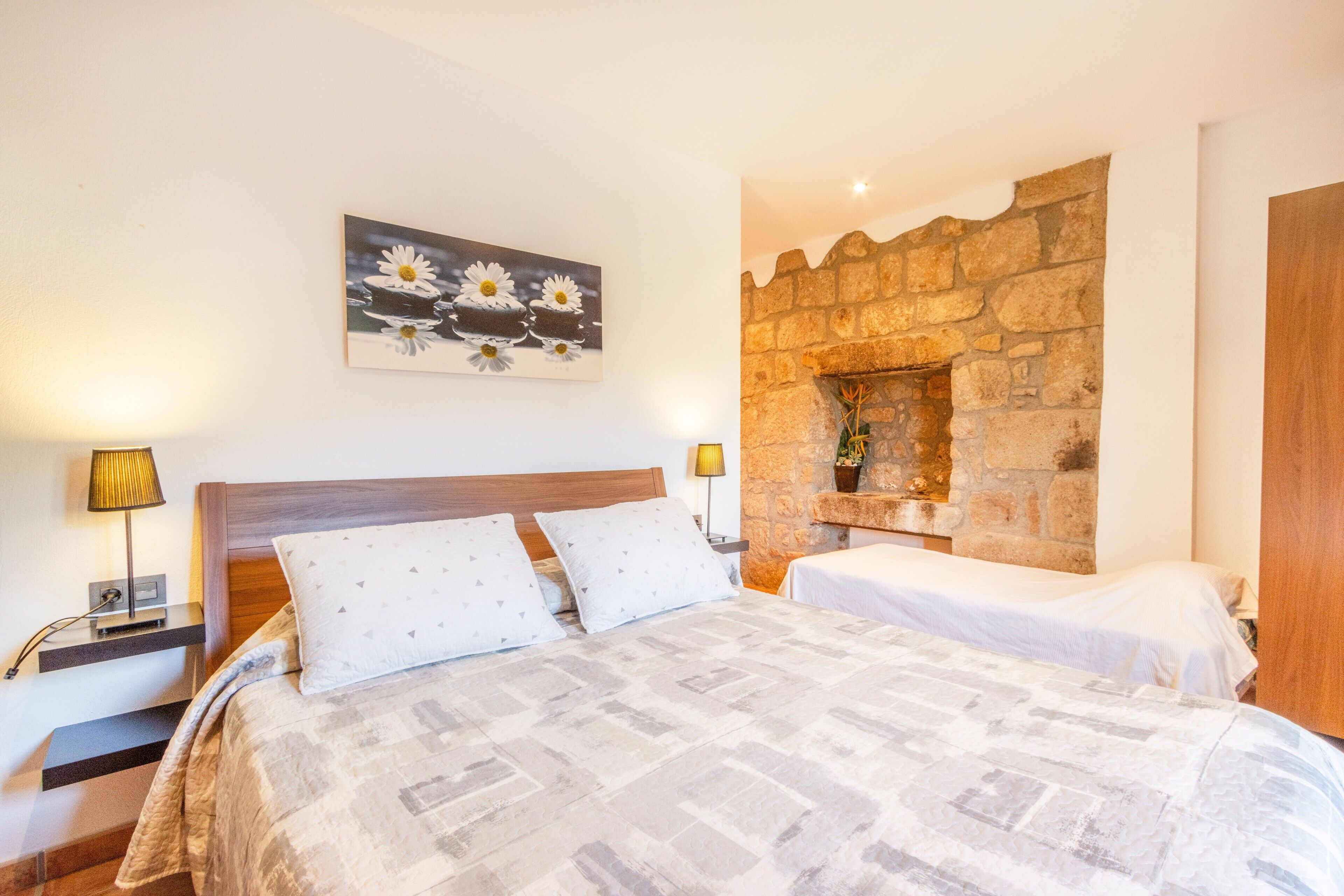 7 bedrooms, iron/ironing board, free WiFi, bed sheets