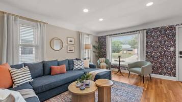 Een smart-tv, videogames en een kantoor