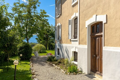 Gite De Myans for 15 with Garden, Mountain Views, Private Terrace, BBQ & Wi-Fi