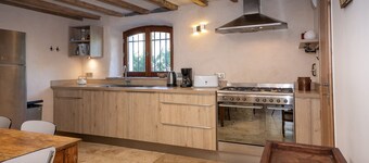 Small House 'Gite De Myans 15 People' with Mountain View, Private Terrace and Wi-Fi