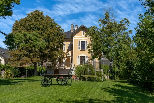 Gite De Myans 15 Personnes avecjardin, barbecue vue sur les montagnes, terrasse privée et Wi-Fi