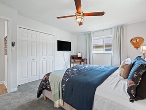 4 bedrooms, desk, iron/ironing board, free WiFi