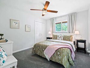 3 عدّة غرف نوم ومكواة/لوح كي وواي فاي مجانًا وملاءات أسرّة