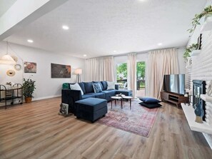 تلفزيون ذكي، ألعاب فيديو، مكتب