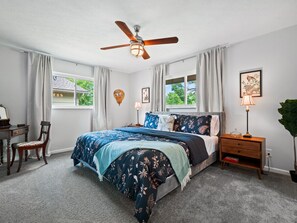 4 bedrooms, desk, iron/ironing board, free WiFi