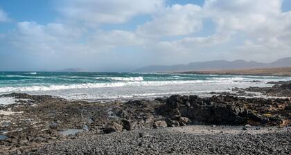 Vacation Home 'Dangminzheng' with Mountain View and Wi-Fi