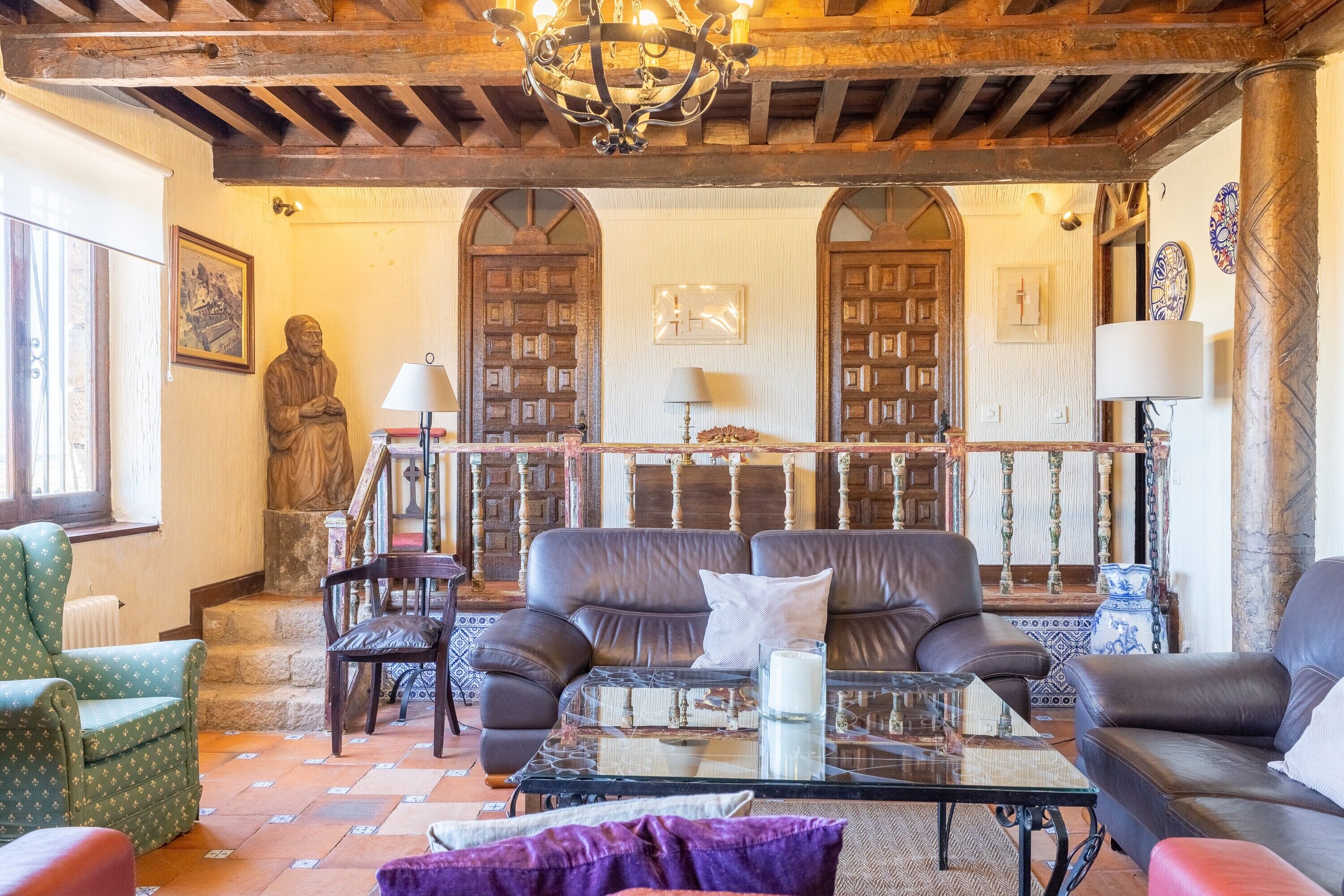 TV, peis, DVD-spiller og stereoanlegg