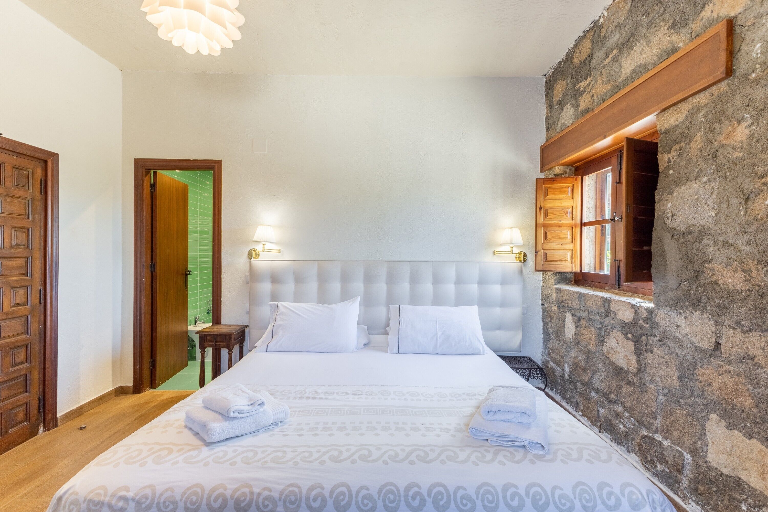 7 bedrooms, iron/ironing board, free WiFi, bed sheets