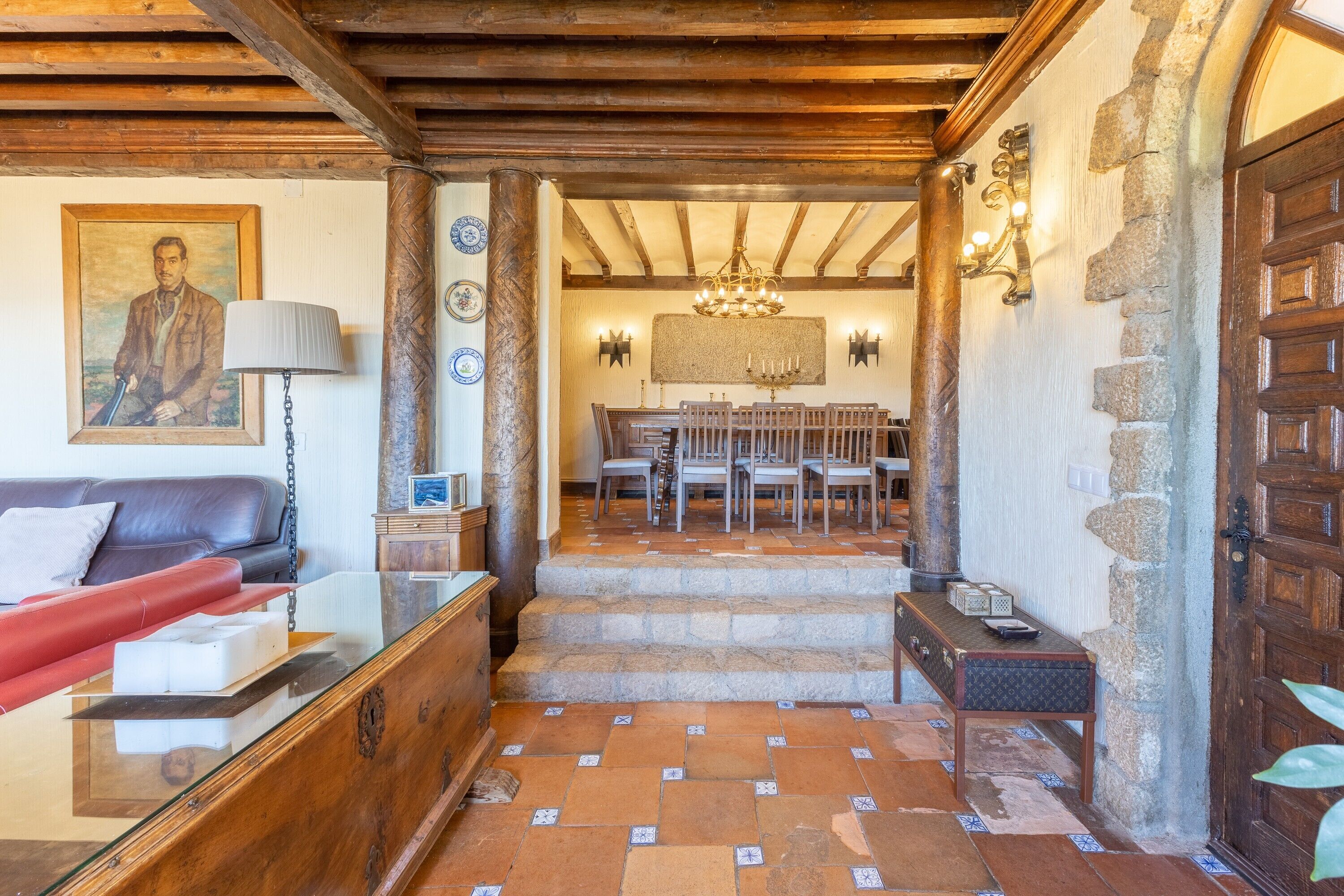 TV, peis, DVD-spiller og stereoanlegg