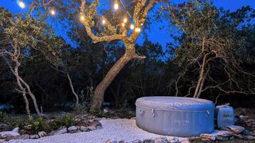 Tina de hidromasaje al aire libre