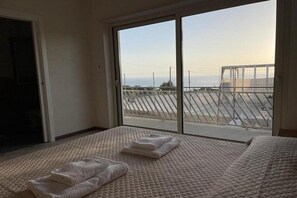 1 bedroom, free WiFi, bed sheets - Room 'Vista Mare 3' with Shared Terrace, Wi-Fi and Air Conditioning (Siculiana)
