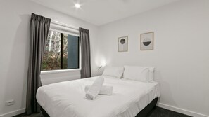 3 bedrooms, iron/ironing board, WiFi, bed sheets - Mowamba B4 three bedroom apartment (Thredbo)