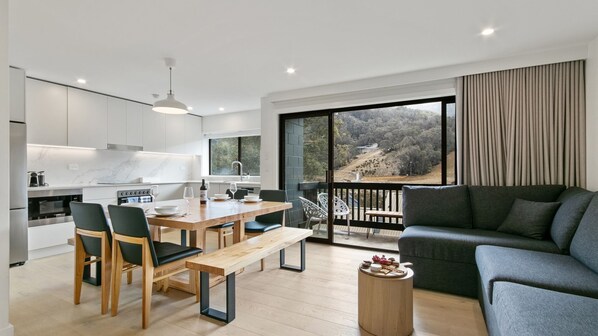 Interior - Mowamba B4 three bedroom apartment (Thredbo)