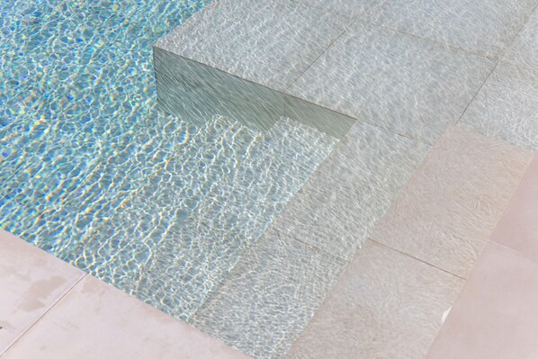 Pool - Holiday Home 'Chalet La Barrosa' with Private Pool, Wi-Fi and Air Conditioning (Chiclana de la Frontera)