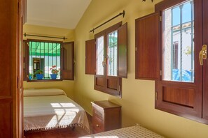 10 bedrooms, iron/ironing board, free WiFi - Rivero Rural Country House - Private and Indoor Pool, 10 Bedrooms, 22 Guests (Rivero de Posadas)