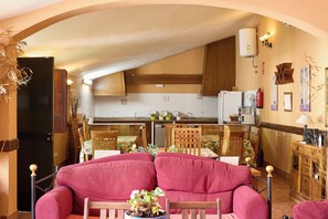 Dining - Rivero Rural Country House - Private and Indoor Pool, 10 Bedrooms, 22 Guests (Rivero de Posadas)