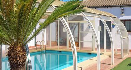 Rivero Rural - Maison de campagne avec piscine privée intérieure, 10 chambres, 22 personnes