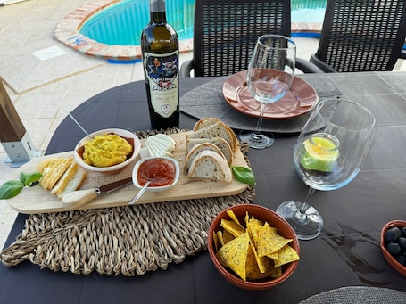 Outdoor dining. Villa 'Casa D’ Avó Lita' with Private Pool, Private Terrace and Wi-Fi