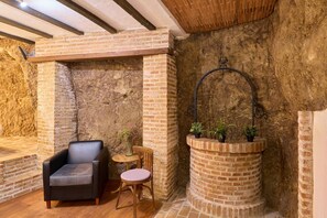 Interior - Apartment 'Casa El Pocito' with Wi-Fi and Air Conditioning (Peñaflor)