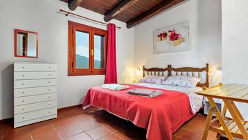 4 camere, ferro/asse da stiro, Wi-Fi gratuito, lenzuola