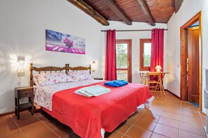 4 bedrooms, iron/ironing board, free WiFi, bed sheets - Villa 'Country House Sardinia' with Sea View, Wi-Fi and Air Conditioning (Olbia)