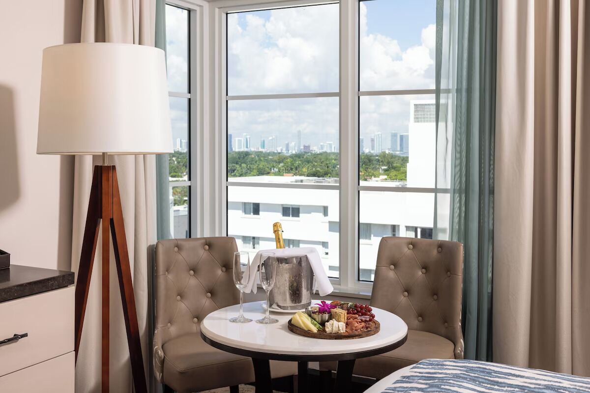 Superior City King, The Palms Miami, Couple Stay, Scenic Stroll from the Beach