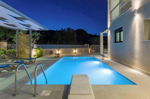 Country House 'Villa Zografia' with Sea View, Wi-Fi and Air Conditioning