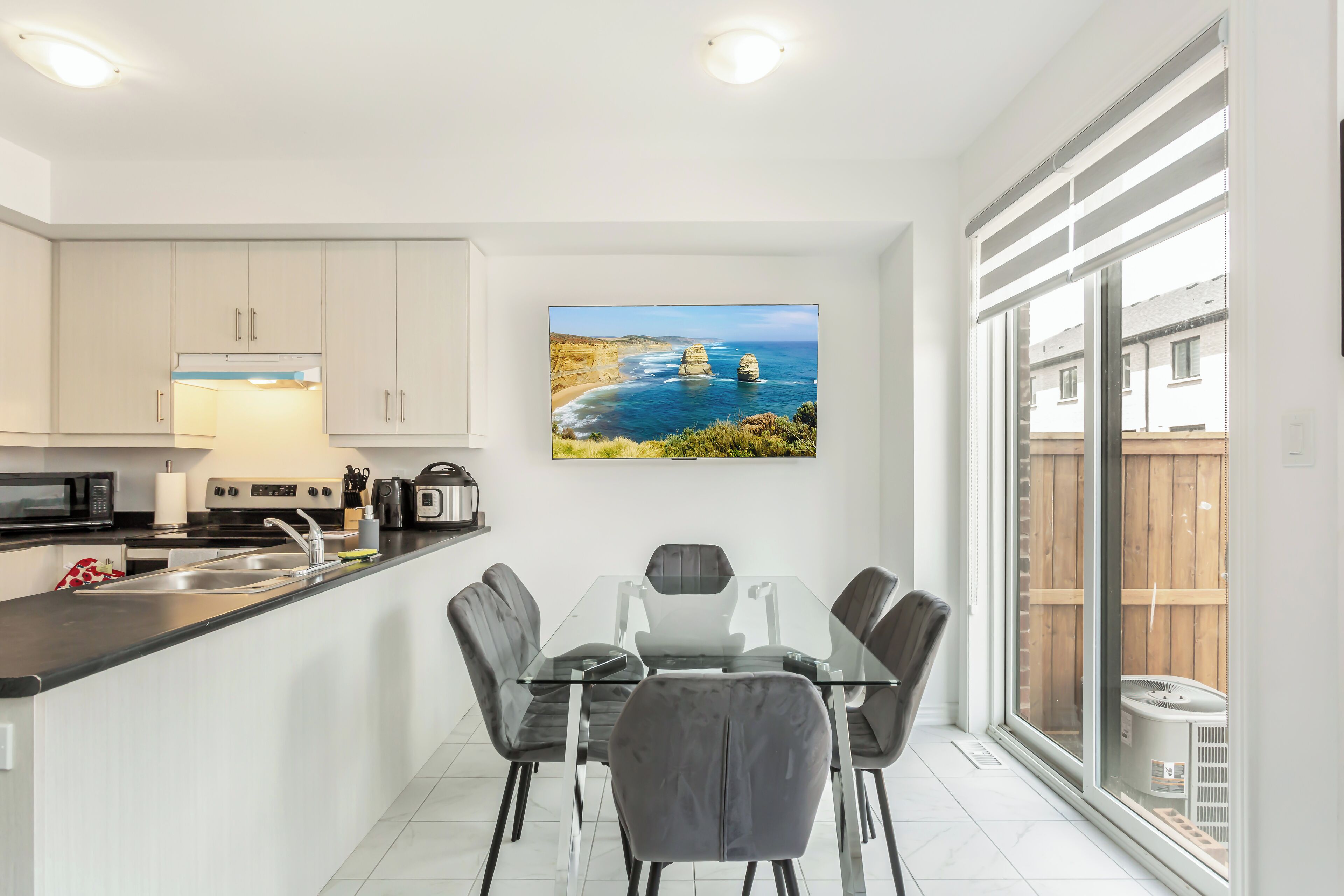 Mikrowelle, Ofen, Herdplatte, Geschirrspüler