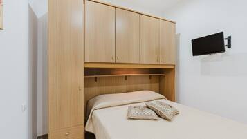 1 makuuhuone, silitysrauta/-lauta, ilmainen Wi-Fi, vuodevaatteet