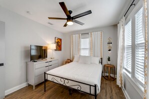 4 bedrooms, desk, iron/ironing board, travel cot