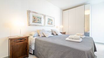 1 chambre, fer et planche Ă repasser, Wi-Fi gratuit, draps fournis