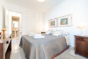 1 bedroom, iron/ironing board, free WiFi, bed sheets - Apartment 'Taiko' in Puerto Pollensa with Private Terrace, Balcony and Wi-Fi (Puerto de Pollensa)