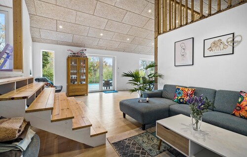 Awesome home in ølsted with WiFi