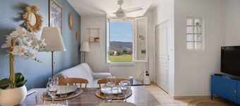 Appartamento 'Gite Le Canigou 3 Stelle' con vista montagne, terrazza privata e Wi-Fi