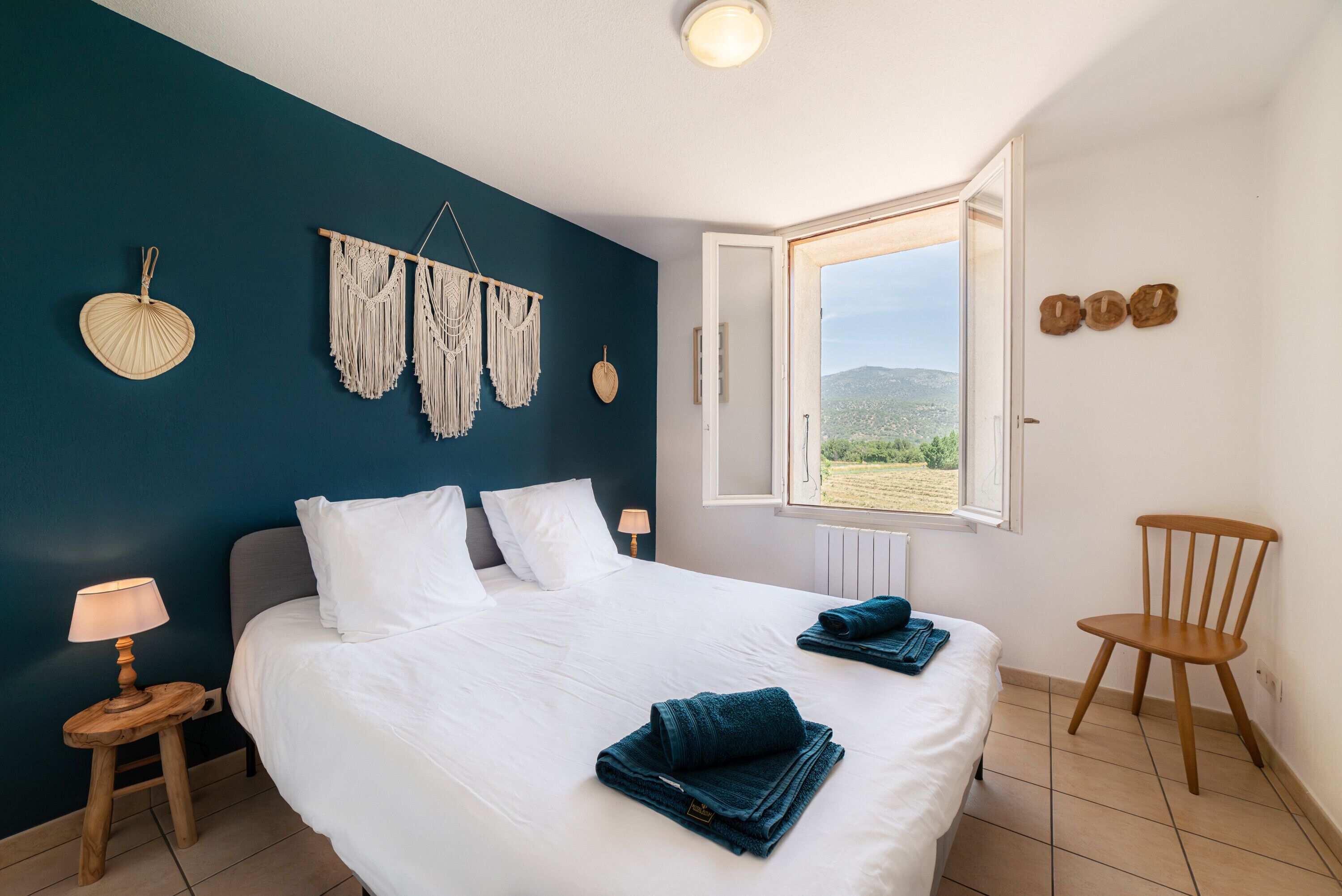 2 dormitorios, tabla de planchar con plancha, wifi gratis y ropa de cama