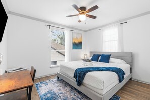 5 Schlafzimmer, BĂŒgeleisen/BĂŒgelbrett, kostenloses WLAN, BettwĂ€sche