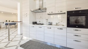 Fridge, microwave, stovetop, cookware/dishes/utensils