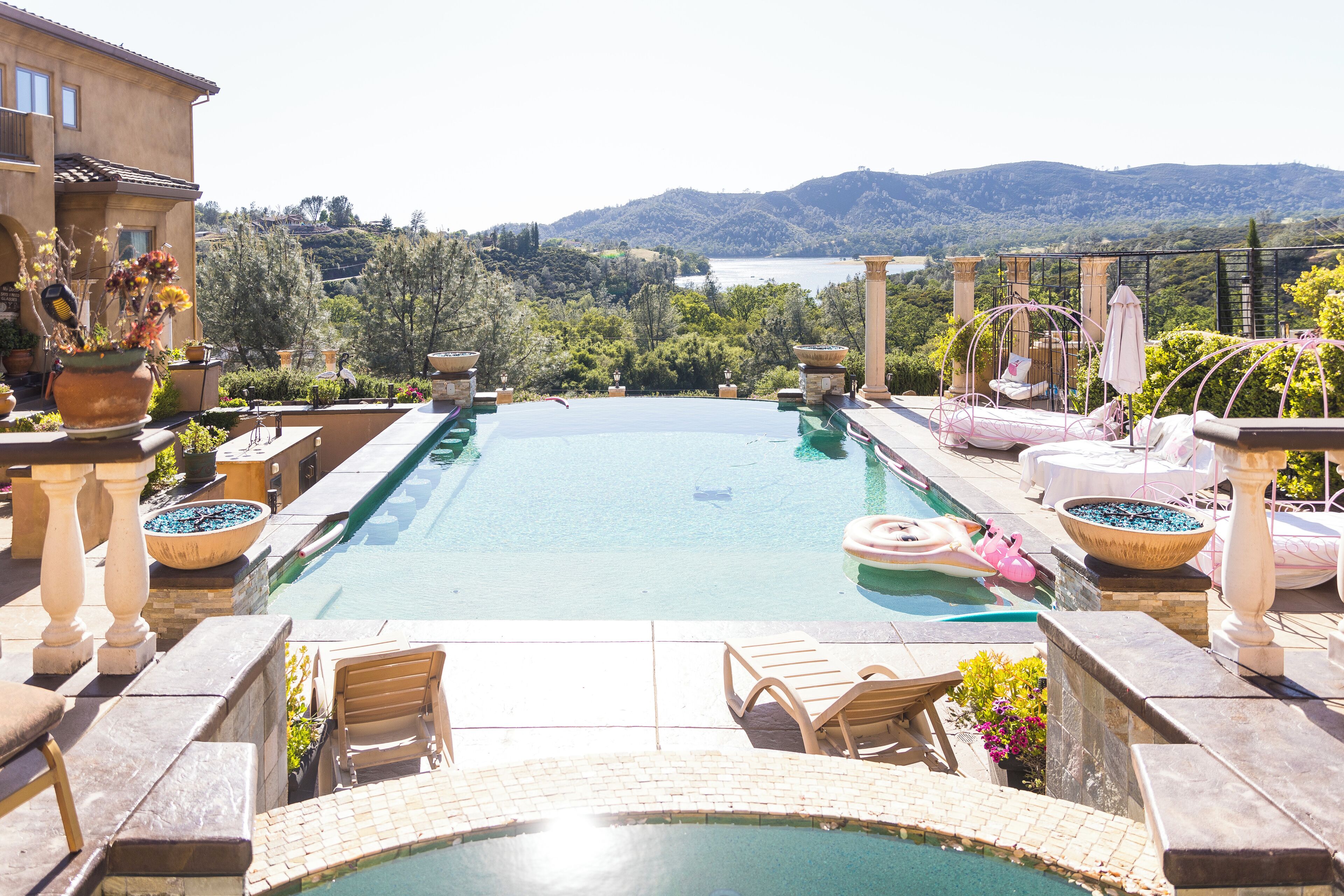 The Vino Palazzo Estate
