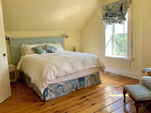 4 habitaciones, tabla de planchar con plancha, wifi y ropa de cama 