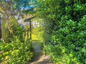 Property grounds - Monthly Tutor's Cottage (Fishguard)