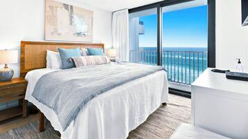 2 quartos, escrivaninha, ferros/tábuas de passar roupa