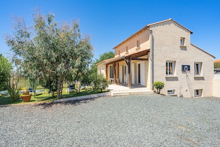 Außenbereich. Villa 'Cap Mer 17' mit privatem Pool, privater Terrasse und WLAN