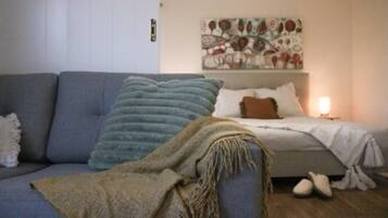 1 dormitori, planxa i posts de planxar, wifi gratuïta i roba de llit