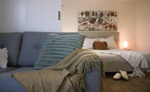 1 slaapkamer, een strijkplank/strijkijzer, gratis wifi, beddengoed