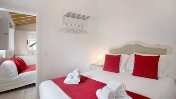 1 slaapkamer, een strijkplank/strijkijzer, gratis wifi, beddengoed