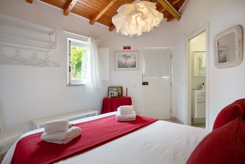 Apartment 'Páteo Da Várzea 3' with Shared Garden and Wi-Fi Access