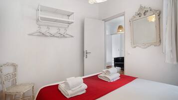 2 dormitoris, planxa i posts de planxar, wifi gratuïta i roba de llit