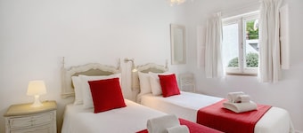 Apartment 'Páteo Da Várzea 4' with Shared Garden and Wi-Fi Access