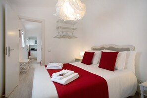 1 habitación, tabla de planchar con plancha, wifi gratis y ropa de cama 