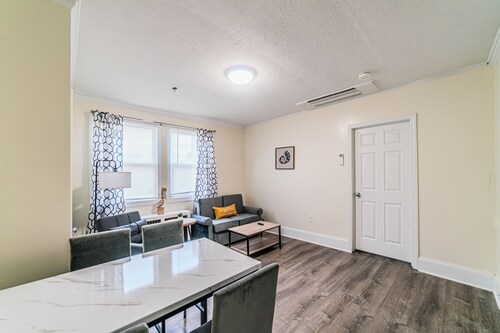 Renovated 1-bedroom apartment in Downtown Falmouth Located Right on Main Street